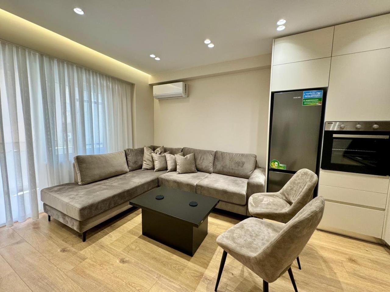 E&R Apartments At Myslym Shyri 티라나 외부 사진