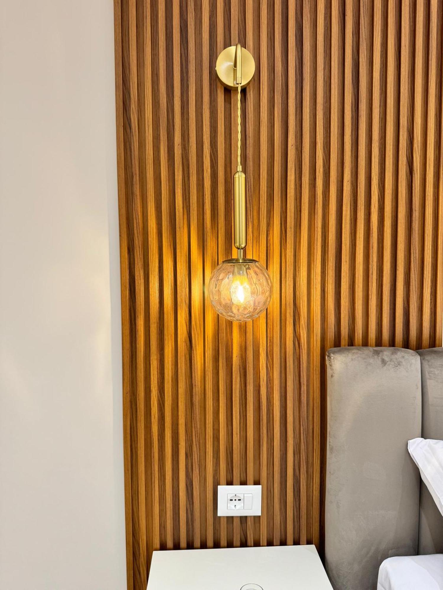 E&R Apartments At Myslym Shyri 티라나 외부 사진