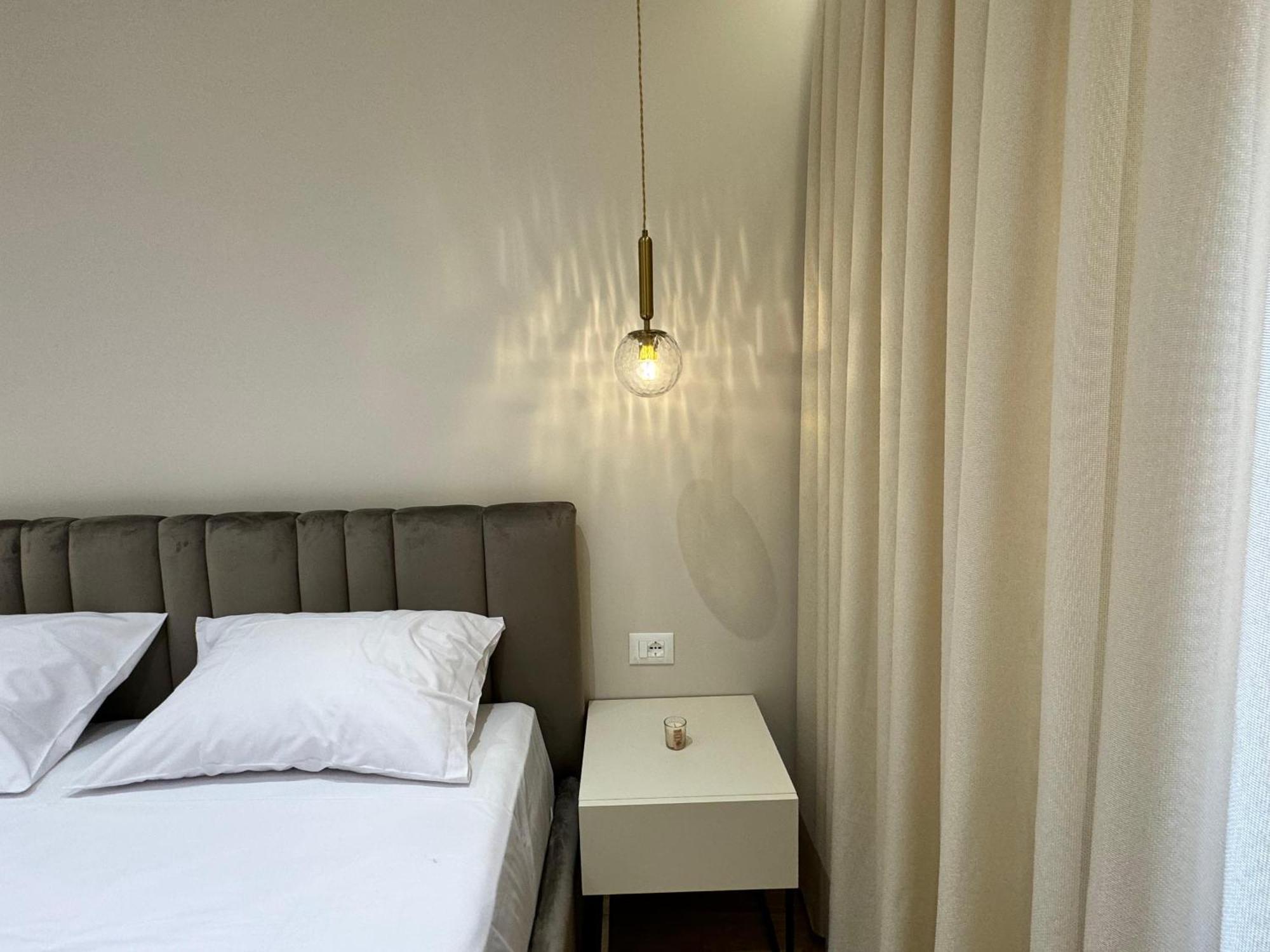 E&R Apartments At Myslym Shyri 티라나 외부 사진